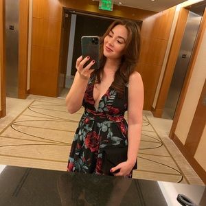 Lulu’s Black Floral Midi Dress Size M